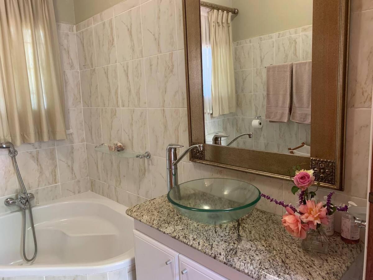Mountain Rose Guesthouse Louis Trichardt Buitenkant foto