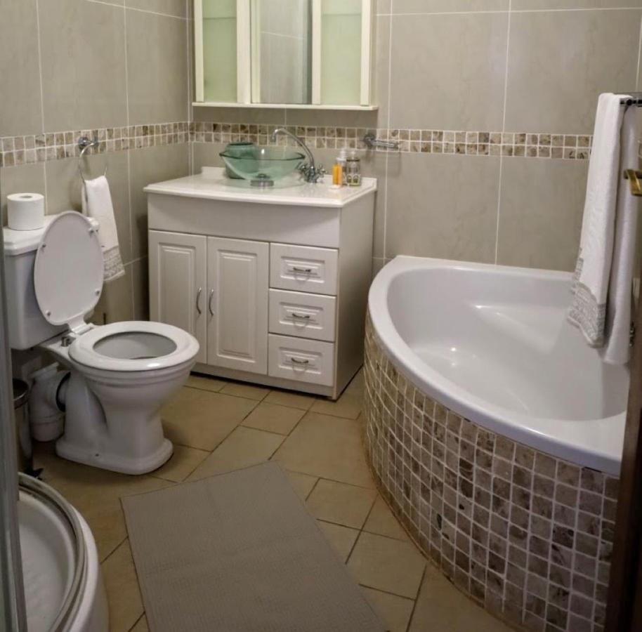 Mountain Rose Guesthouse Louis Trichardt Buitenkant foto