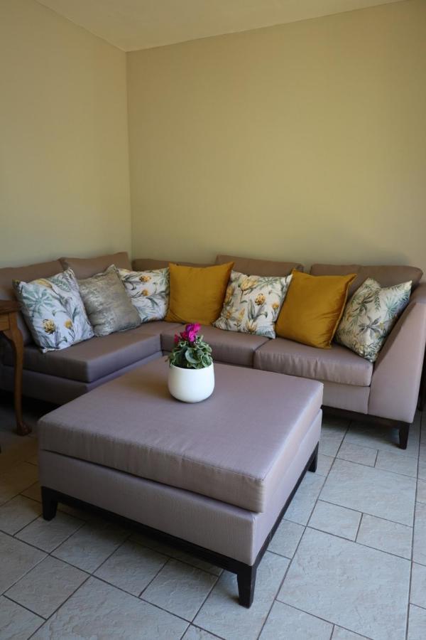 Mountain Rose Guesthouse Louis Trichardt Buitenkant foto